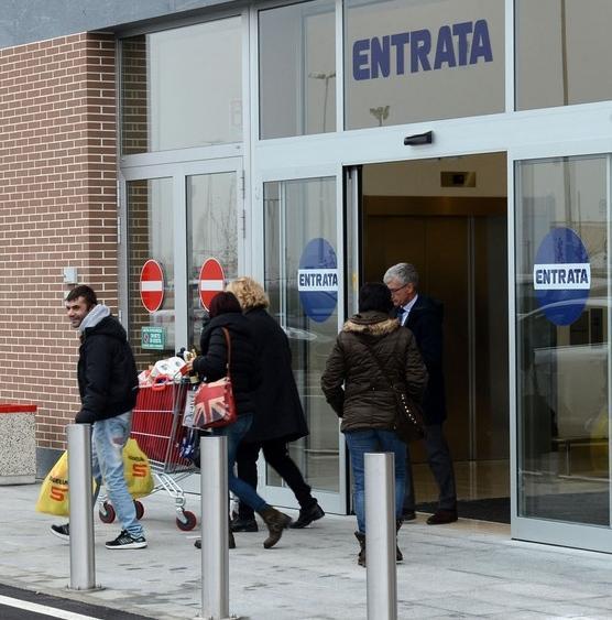 Negozi, fatturato giù: è l’effetto Esselunga 