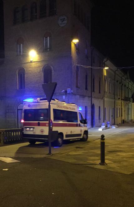 Niente auto in centro ma i paletti fermano i mezzi di soccorso 