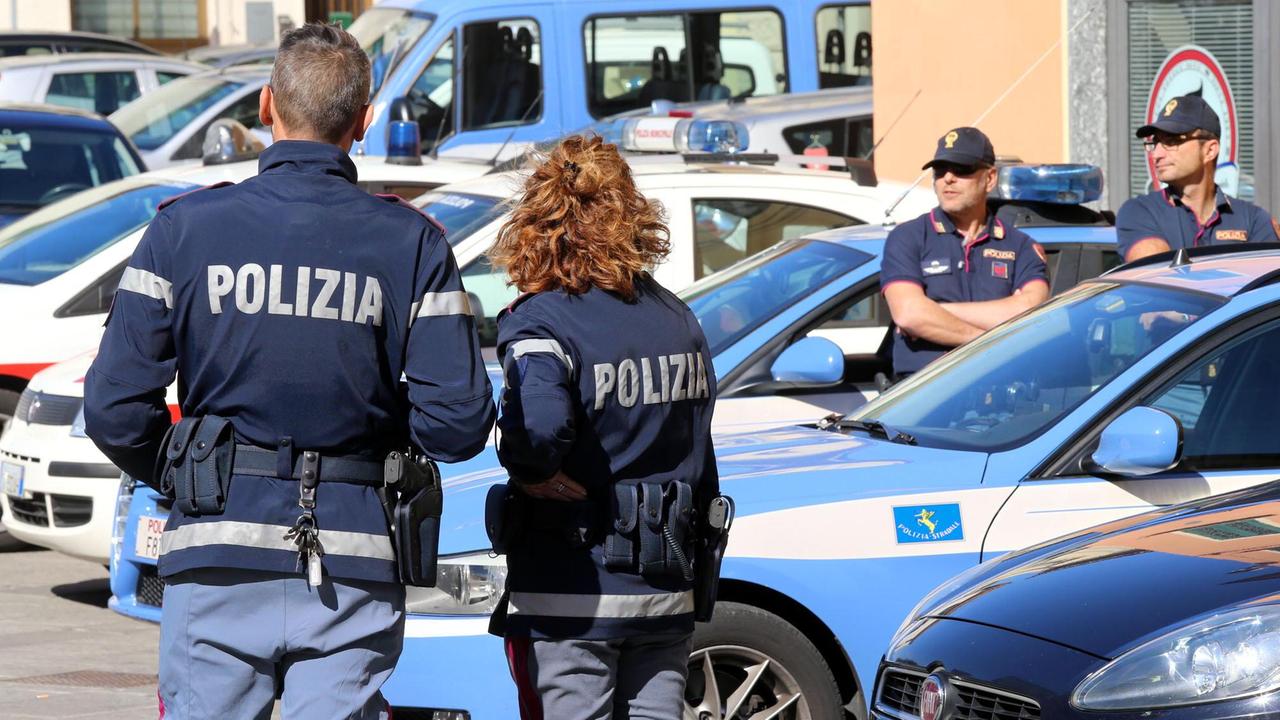 Agenti della polizia di Montecatini (Foto Nucci)