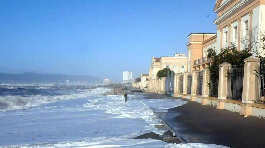 Onde fino alle colonie e spiaggia scomparsa: è il grido di Partaccia
