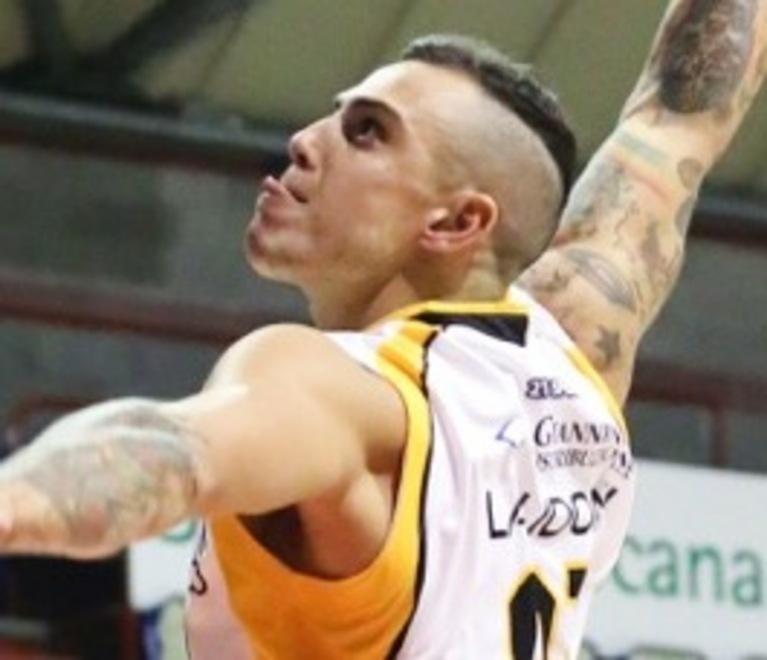 L’ala Stefano Laudoni saluta la Valentina’s e va in LegaDue