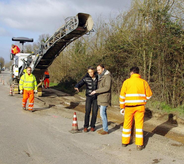 Partiti i lavori sull’asfalto della via diretta al casello 
