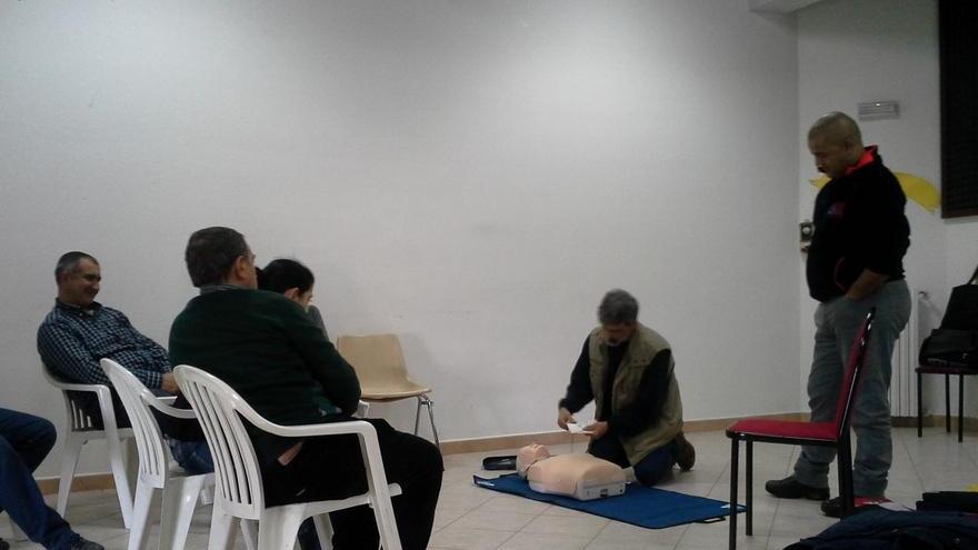 Un corso del 118 per l’uso dei defibrillatori