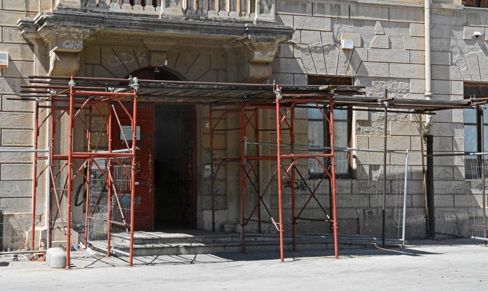 Scuola di Piazza Manno, ok al progetto