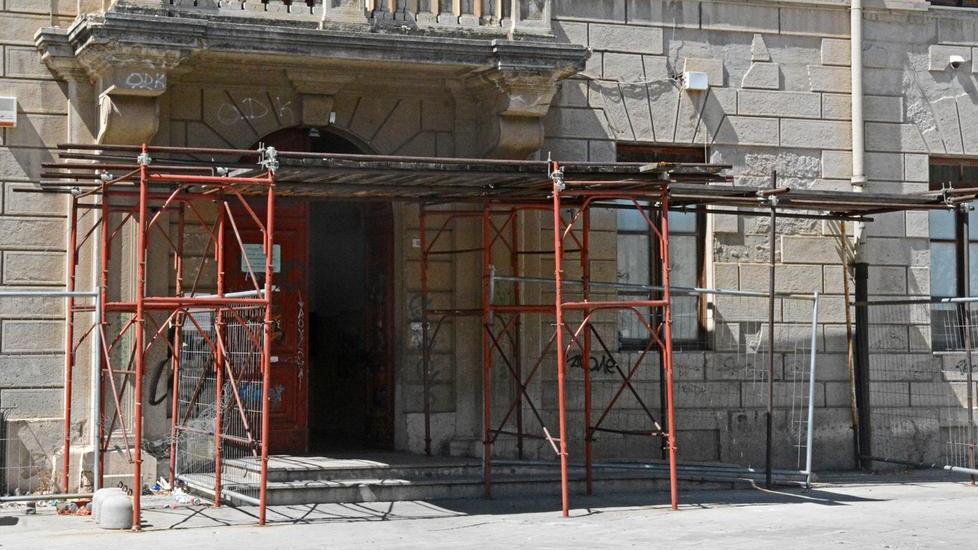 Scuola di Piazza Manno, ok al progetto