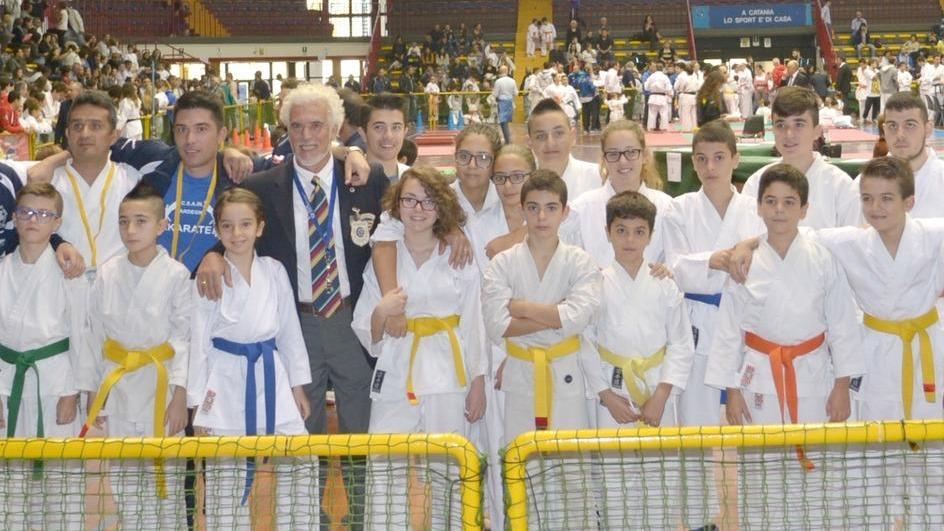 Successo delle scuole locali al memorial di karate “Sergio Muntoni”