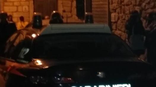 Pregiudicato picchia la moglie e i carabinieri lo arrestano