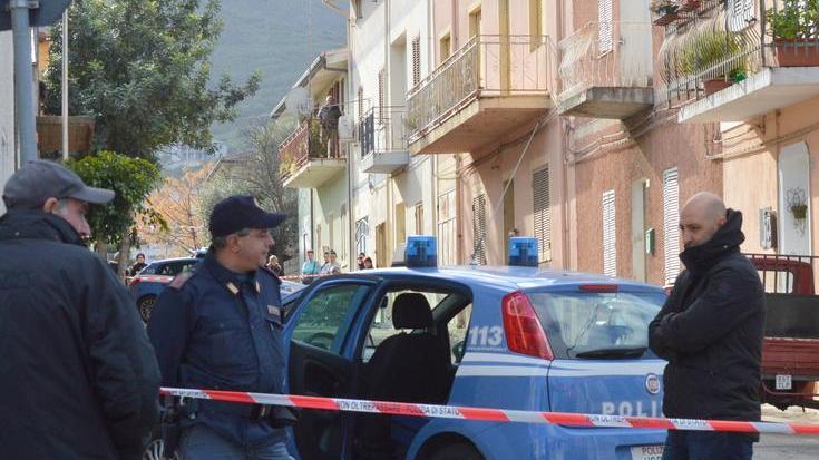 Torpè, un pacco bomba sotto la casa di un medico