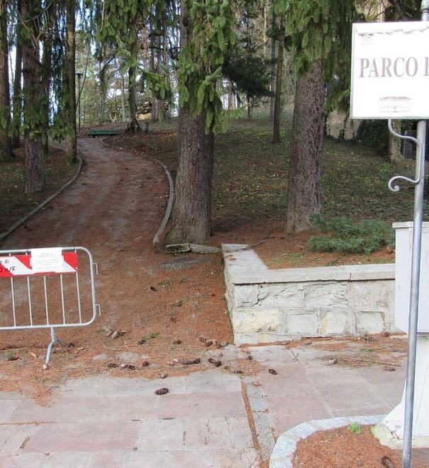 Vento, altri danni e polemiche 