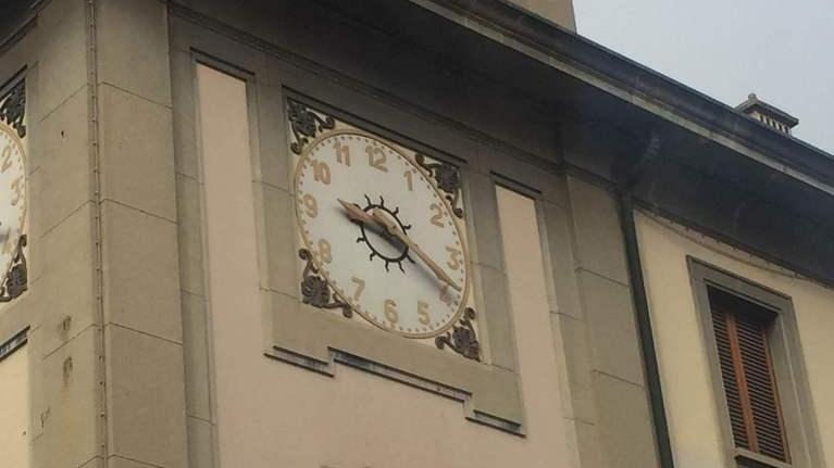 Orologio storico fermo da mesi