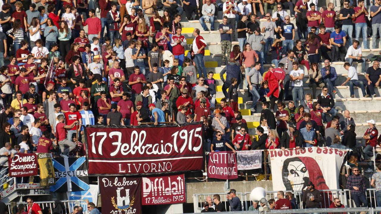 Tifosi del Livorno diretti a Pescara per il match: ecco dove uscire per arrivare allo stadio