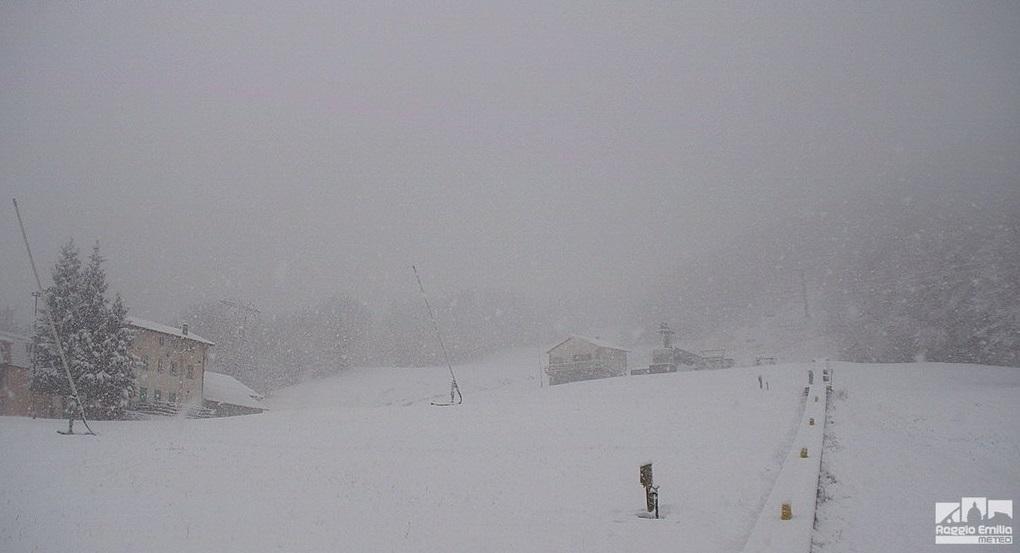 Reggio Emilia, finalmente nevica in montagna. Fiocchi anche in pianura