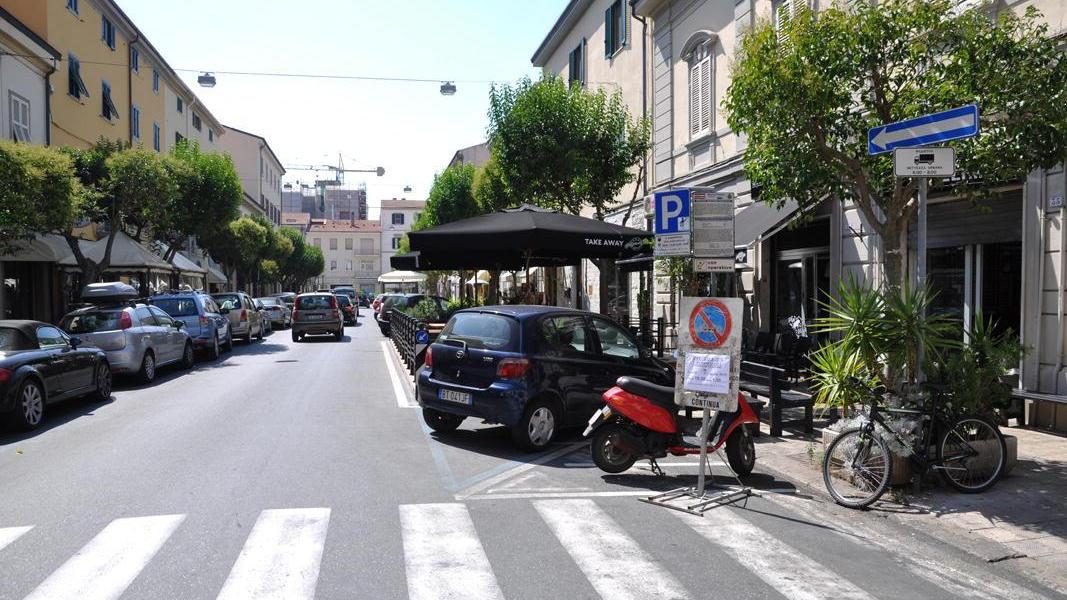 L'ingresso in via Cavour dall'intersezione con via Diaz