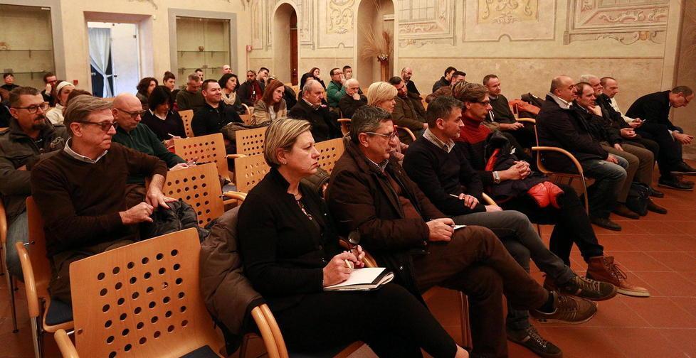 Carnevale sul ghiaccio Rimane la pista in piazza 