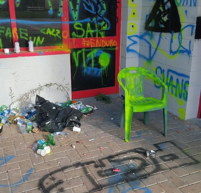 Vandali in azione al centro sportivo di Pontetetto 