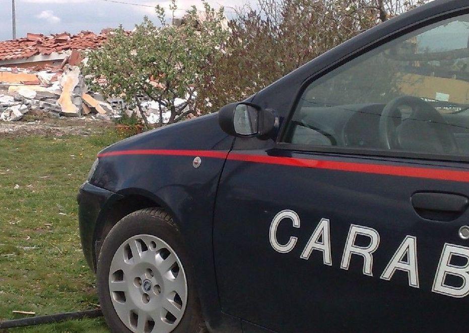 Tenta di uccidersi ma viene salvato dai carabinieri 