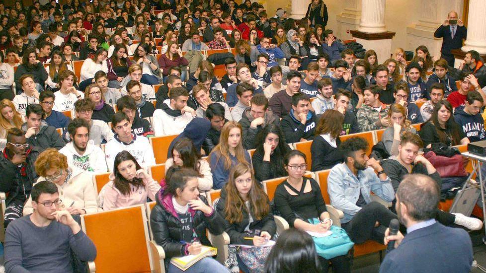 I giovani e i social Attori dell’economia senza saperlo