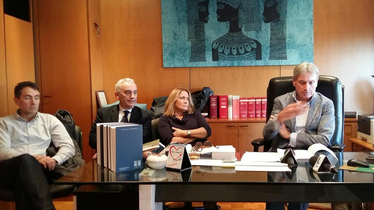 Gli inquirenti durante la conferenza stampa