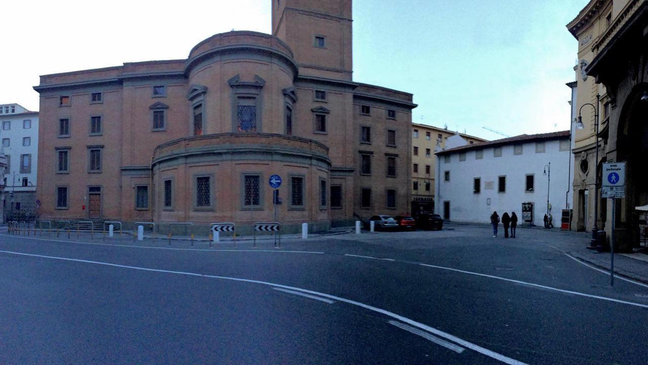 Dietro al duomo di Livorno una nuova stazione taxi