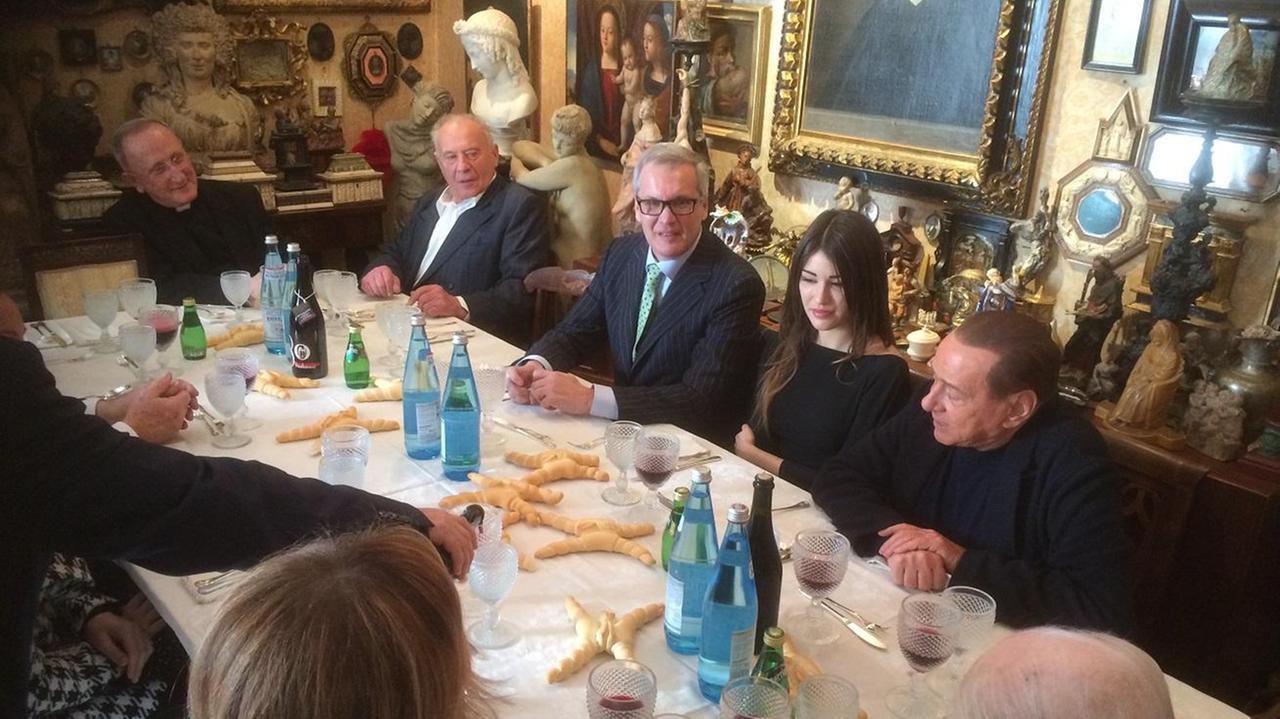 Berlusconi a casa Sgarbi per i 95 anni di papà Giuseppe