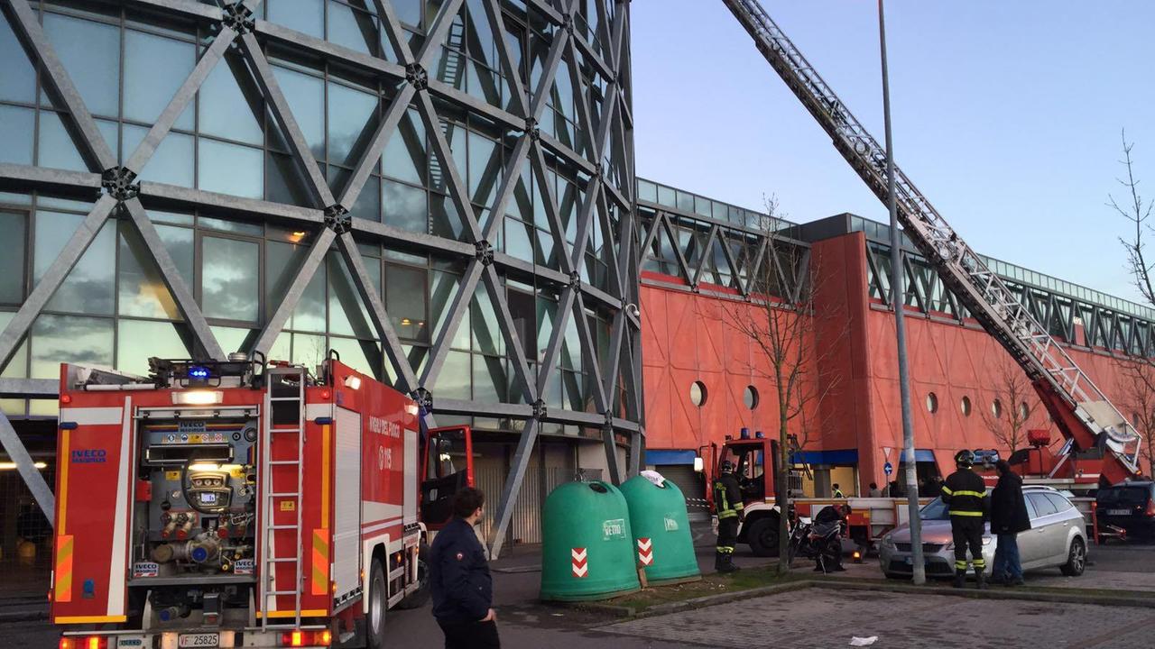 L'intervento dei vigili del fuoco (Foto Agenzia Carlo Sestini)