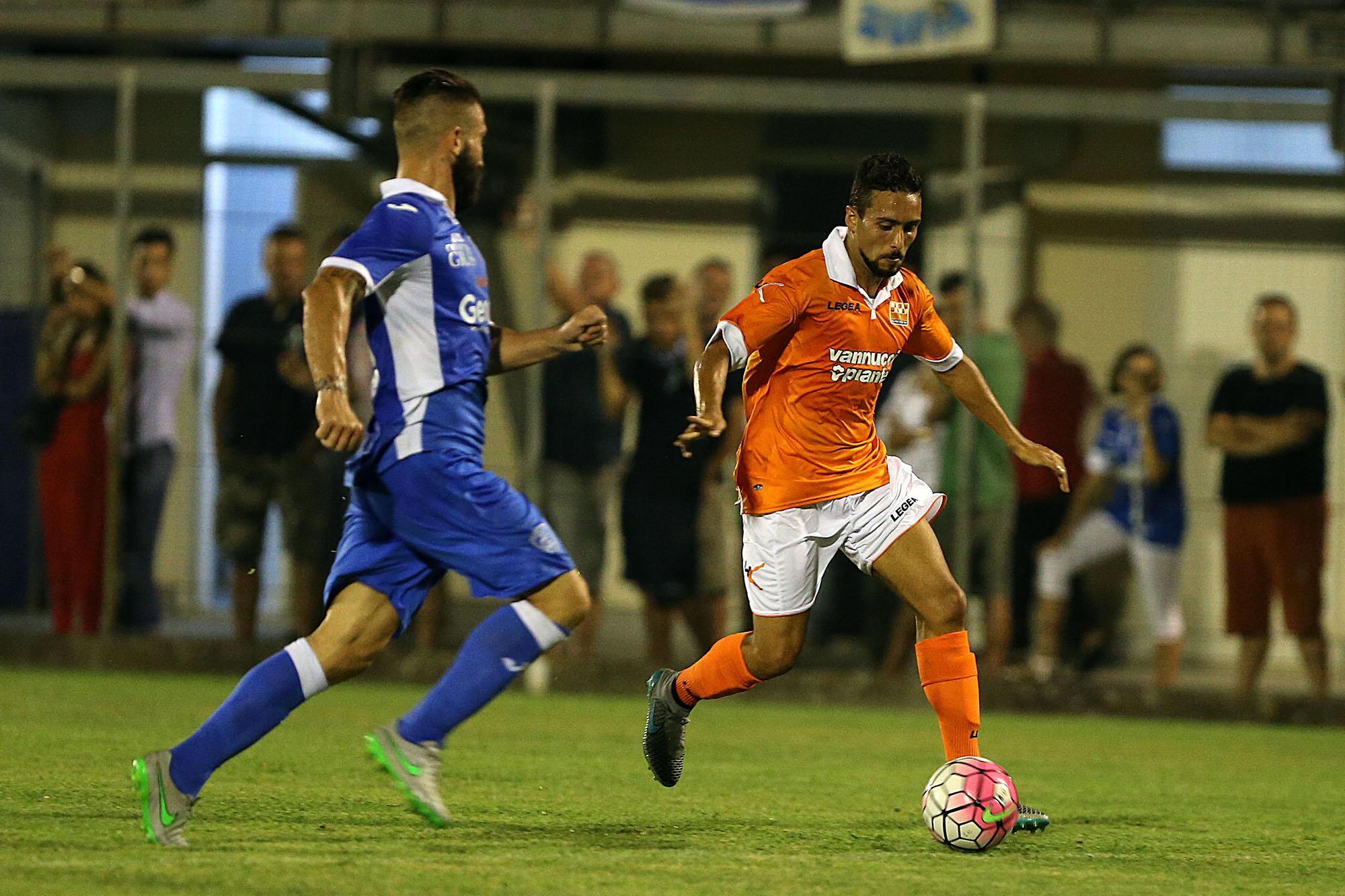 Rovini in azione con la maglia della Pistoiese 