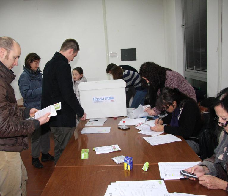 Rinviato il congresso Pd torna tutto in discussione 