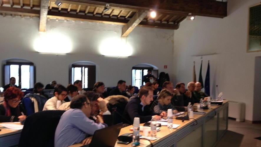 Riunire la commissione sui servizi sociali