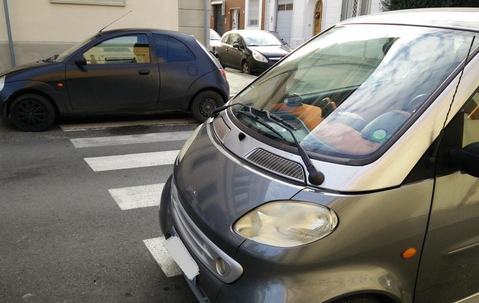 Record a Fabbricotti la sosta selvaggia è doppia sulle strisce 