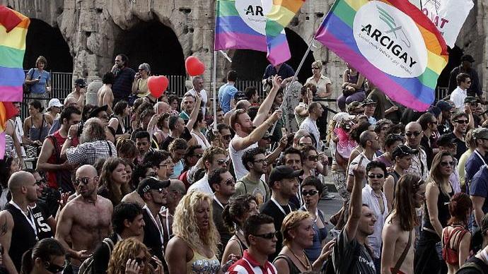 Anche a Massa arriva il gaypride