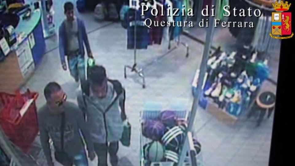 «Patrick gli dava i calci e teneva i piedi sulla testa»