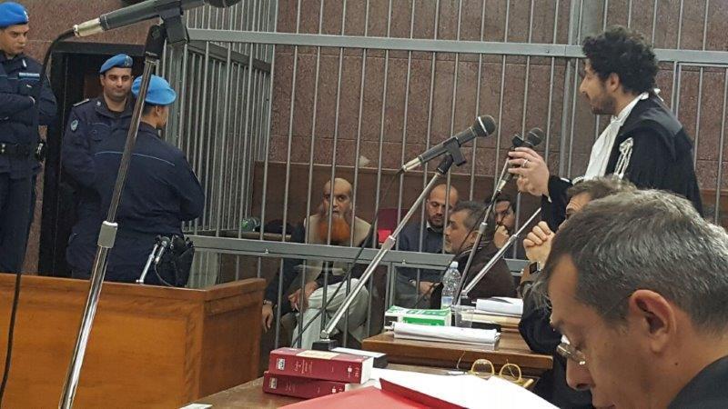 Una fase del processo contro i presunti terroristi (foto di Mauro Chessa)