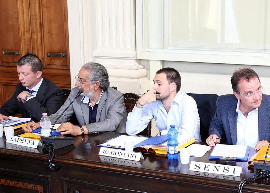 Da sinistra: Andrea Quaranta e Alberto Lapenna sui banchi dell'opposizione in consiglio comunale