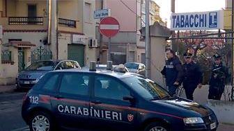 I carabinieri durante uno dei blitz in città 
