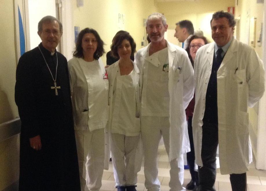 L’arcivescovo visita l’ospedale Lotti
