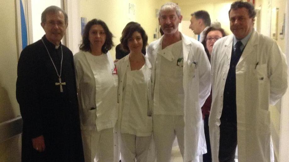 L’arcivescovo visita l’ospedale Lotti