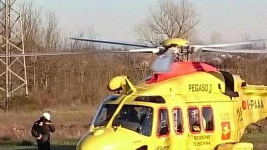 Ciclista investito da un’auto trasportato a Careggi con Pegaso