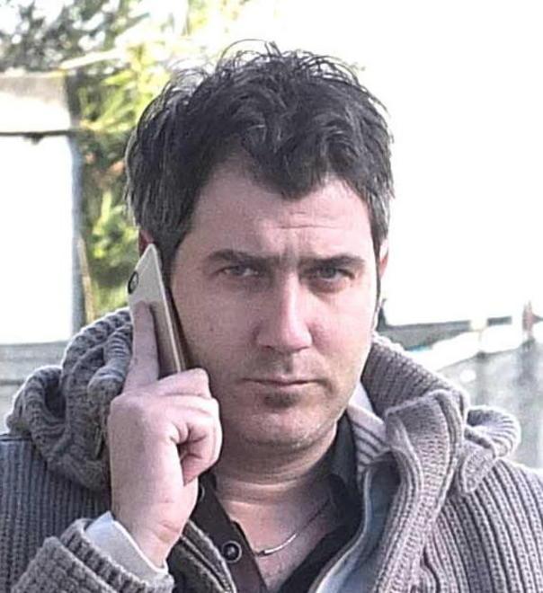Raid alla Nesti banda del buco ruba auto e soldi 