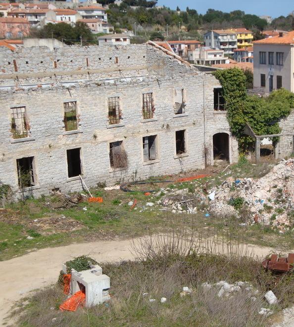 Dal Palazzetto alle scuole viaggio tra le incompiute 
