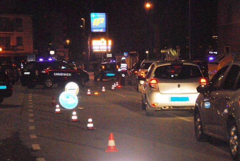 Controlli notturni dei carabinieri in Versilia