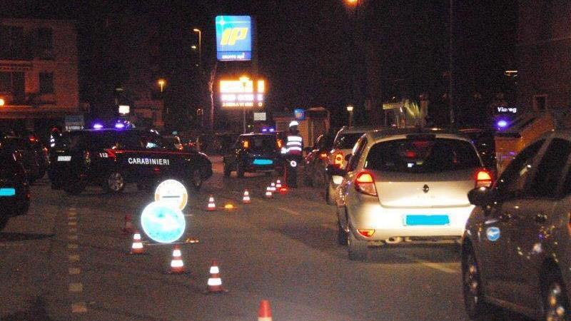 Controlli notturni dei carabinieri in Versilia