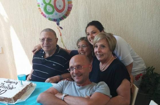 Vinicio Saltini con la famiglia, festeggiato il giorno del suo 80° compleanno