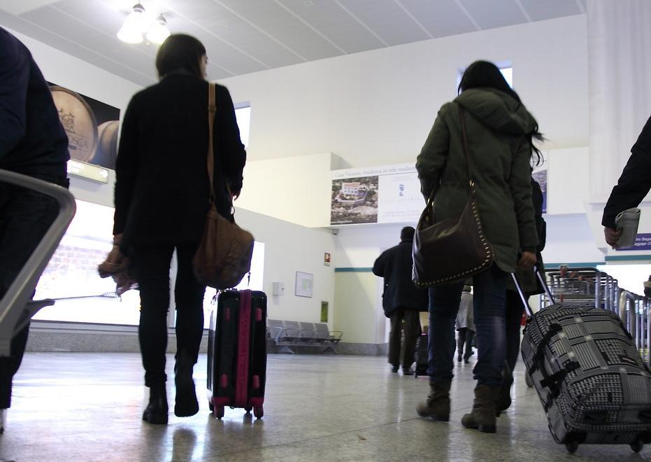 Alghero, aeroporto in ansia ma numeri da record 