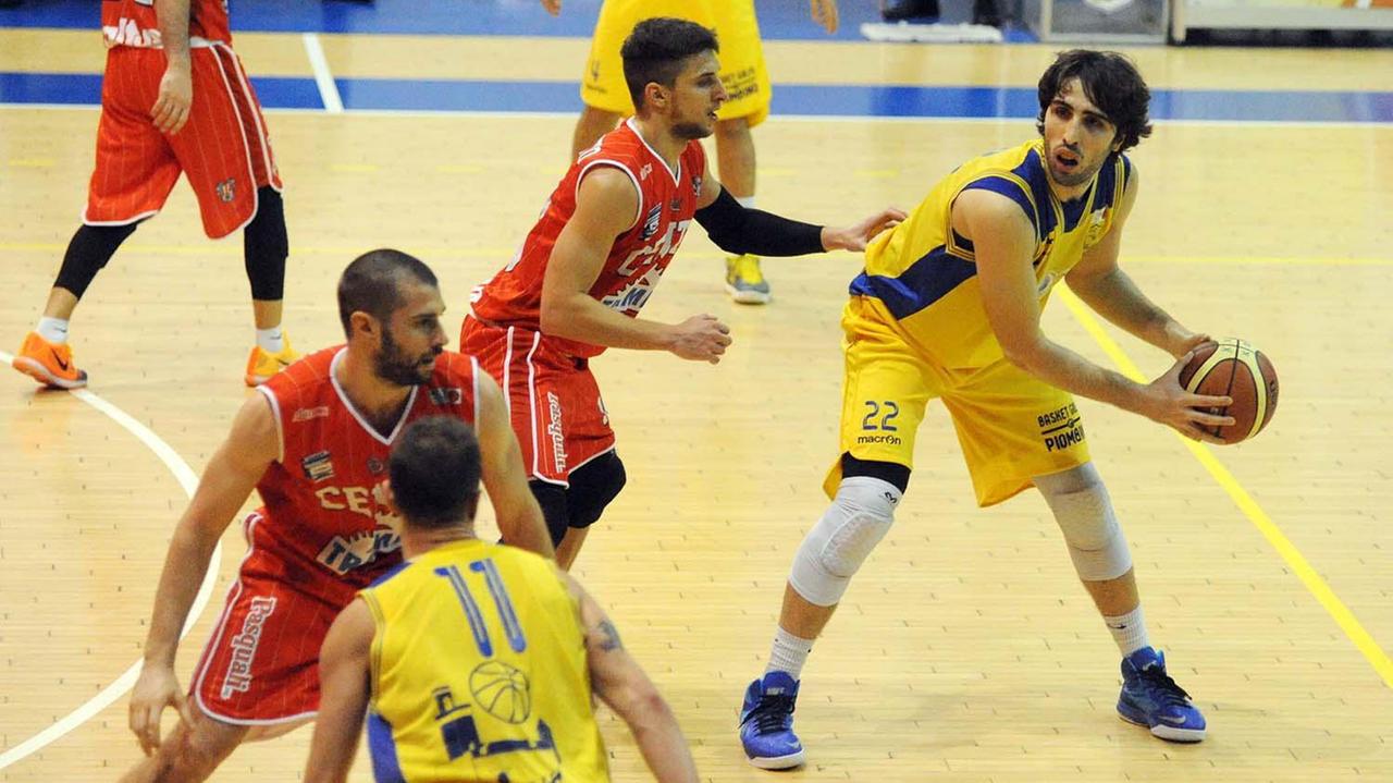 Genovese, qui in azione, ha firmato 14 punti (foto PaBar)