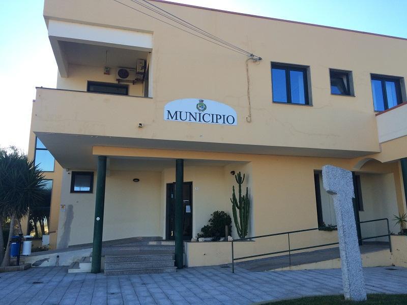 Il municipio di Santa Maria Coghinas