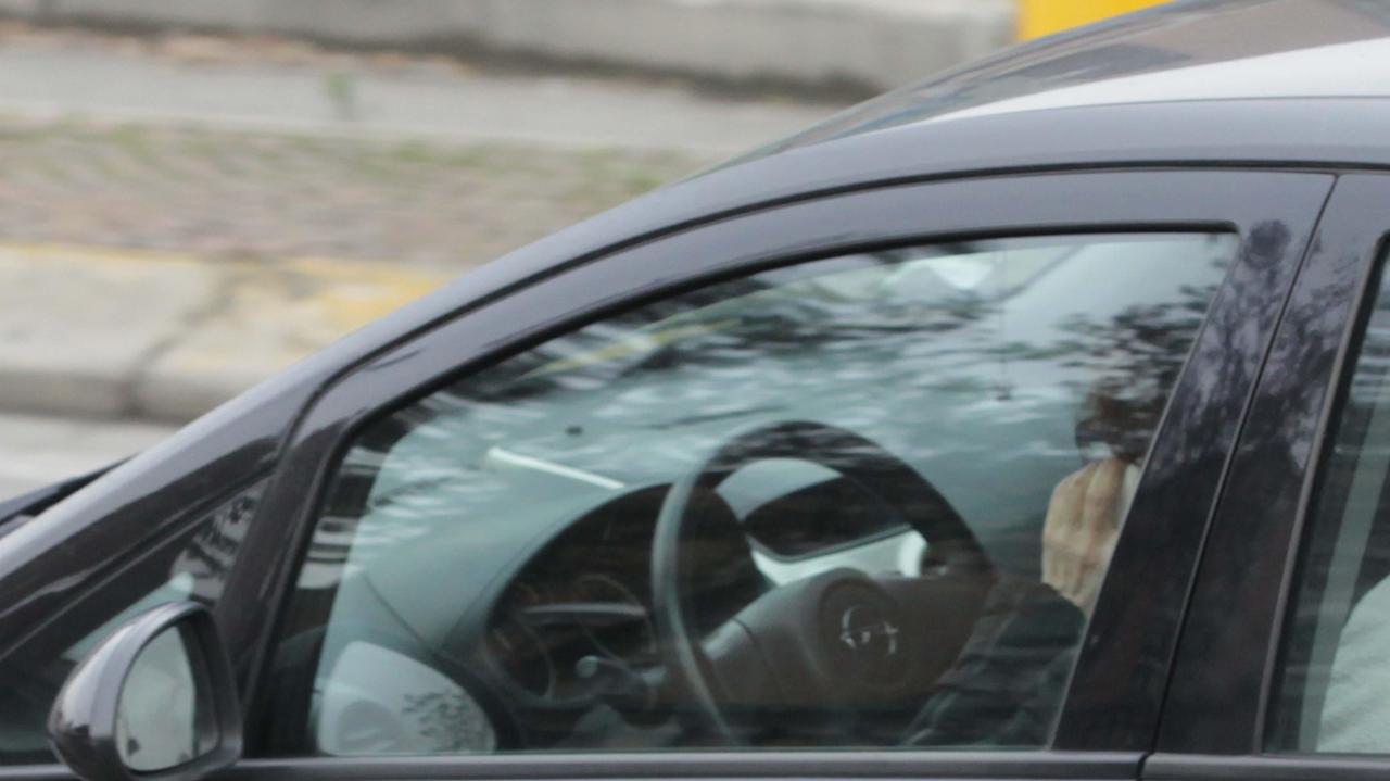 Guidare con il cellulare causa il 20 per cento degli incidenti