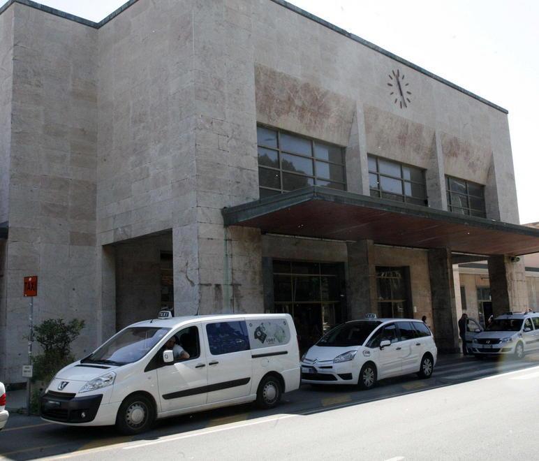 Evade dai domiciliari: preso dalla polizia alla stazione
