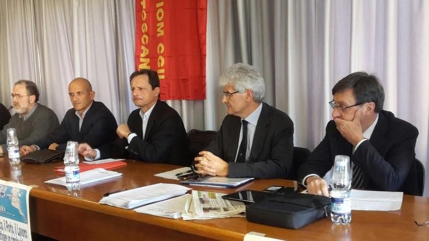 La Cgil: inutili i convegni se la nautica licenzia di più