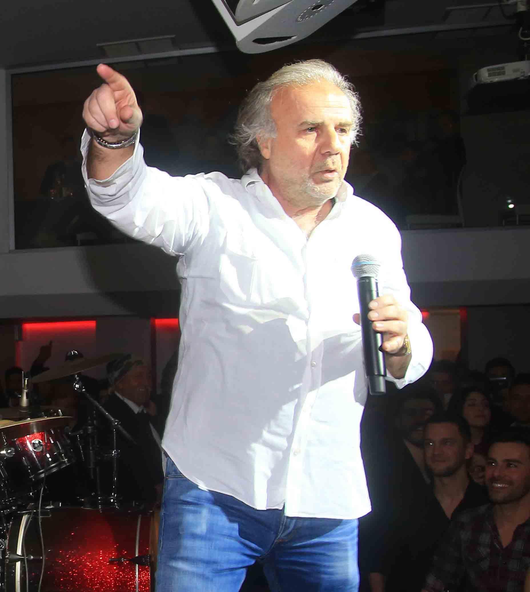 L'intramontabile Jerry Calà fa ancora ridere, ballare e divertire
