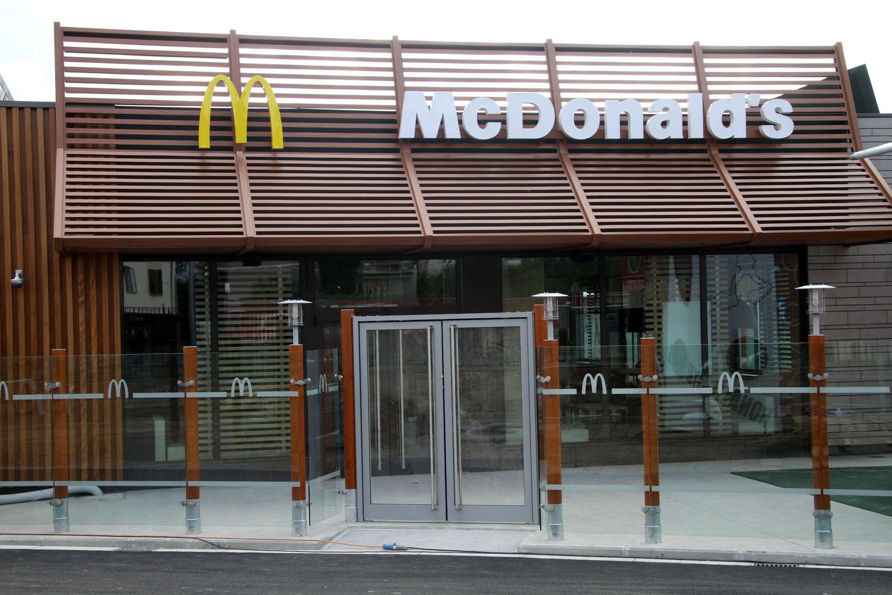 Mc Donald's premia la scuola don Milani di Prato